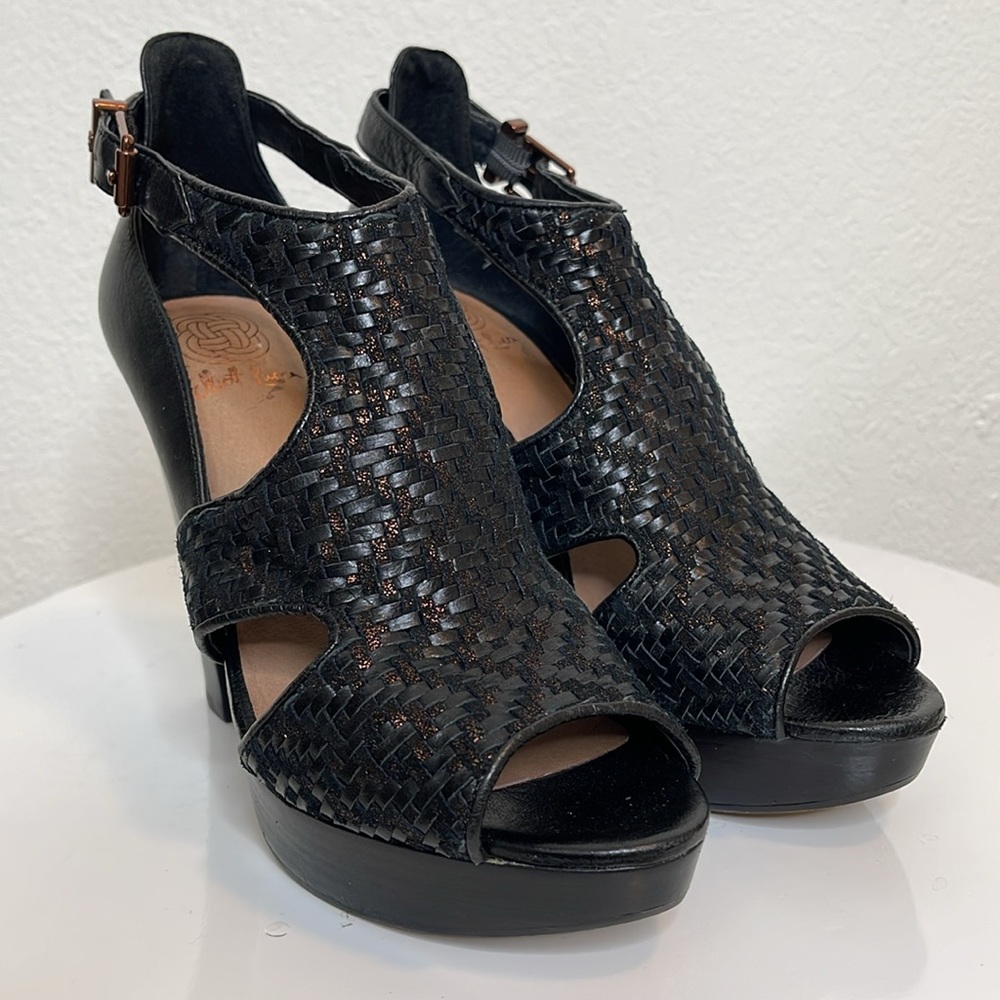 ELLIOTT LUCCA BERNADETTE BLACK WOVEN LEATHER PEEP TOE PLATFORM HEELS **NWOT** - Picture 2 of 16